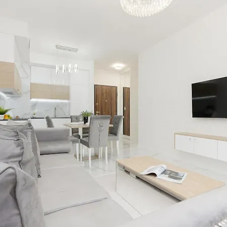 Wilanow Holzera Elegant With Sauna, Gym & Parking By Renters