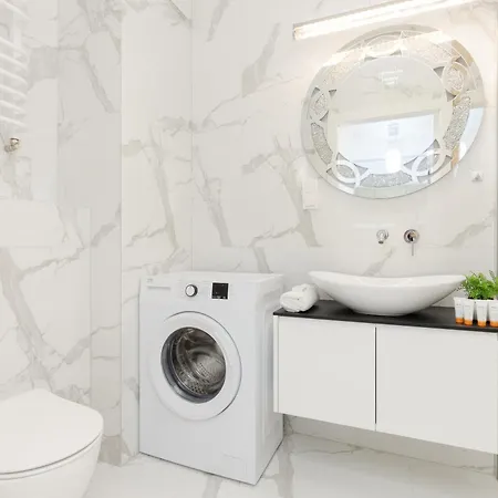 Wilanow Holzera Elegant With Sauna, Gym & Parking By Renters アパート *